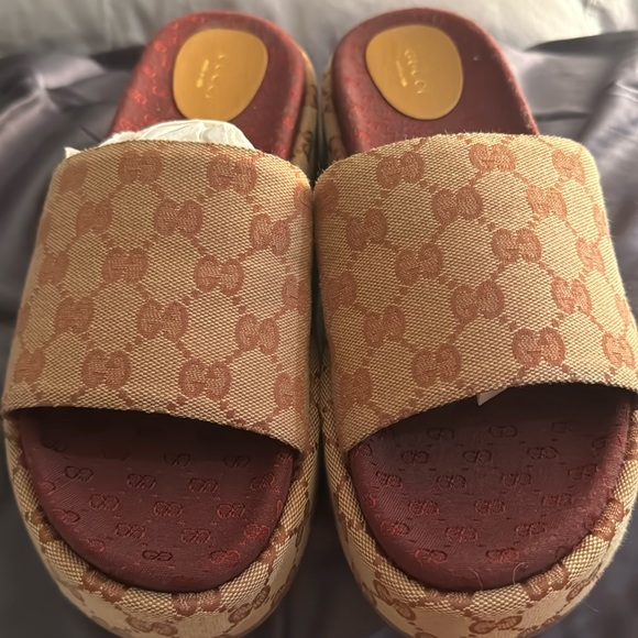 gucci slides - Picture 1 of 5